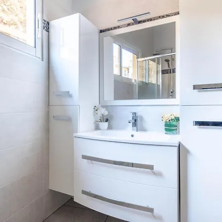 Notre Dame - Huge Sunny Modern 2br Flat - Terrace *